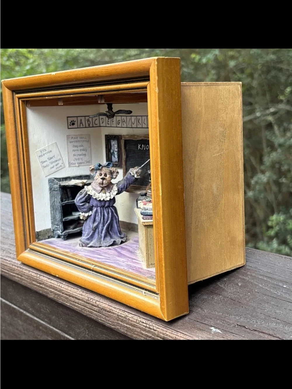 Boyds Bears Schoolhouse Shadow Box Diorama Classroom Teacher Bearstone Vintage